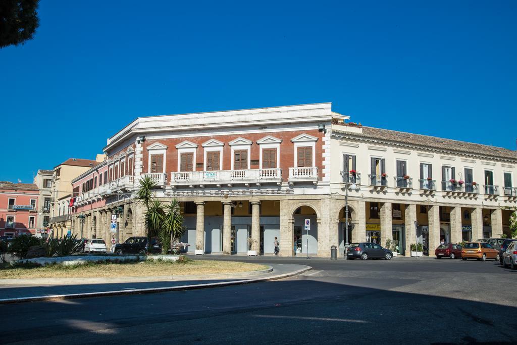 Estes Crotone Exterior foto